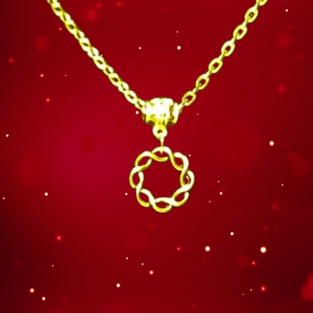 Holiday Wreath Necklace 23$